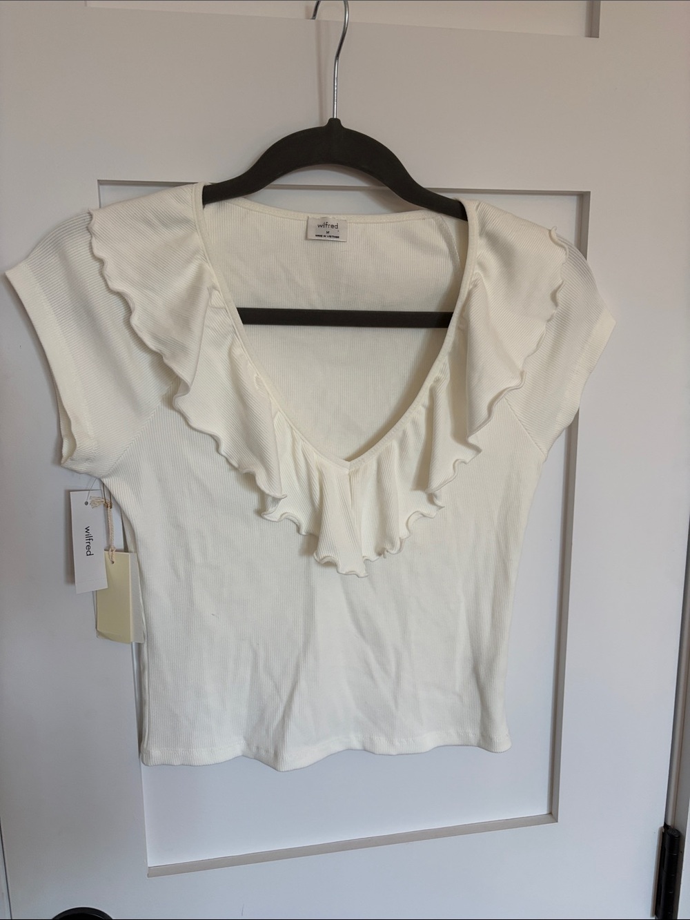 Aritzia Wilfred "Danette" Ruffle Ribbed Top / T-Shirt